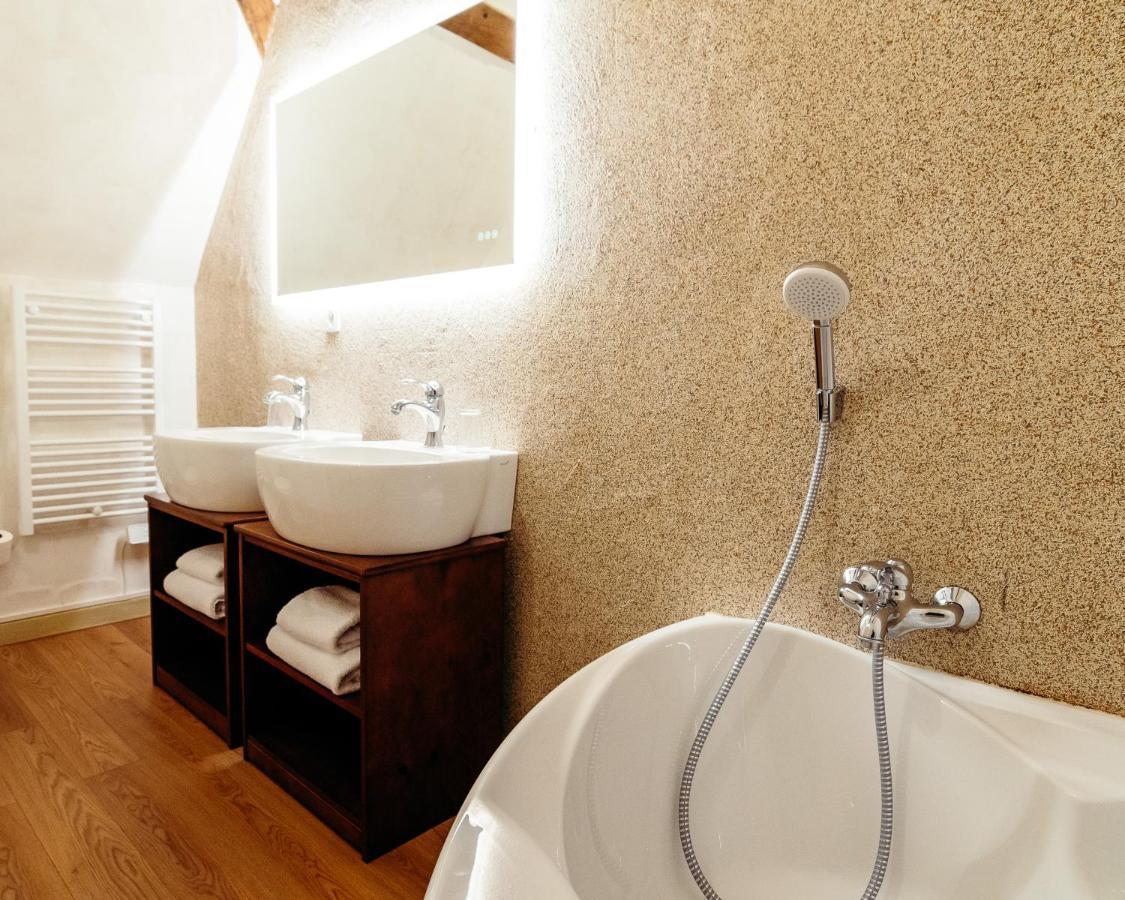 Domaine Des Lumieres Hotel Aisonville-et-Bernoville Eksteriør billede